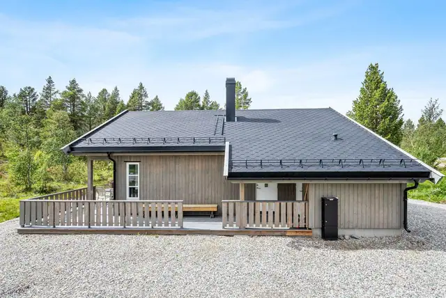Meget pen nyoppført fritidsbolig med moderne uttrykk, flott utsikt, 2 soverom, stor hems etc — bilde 11