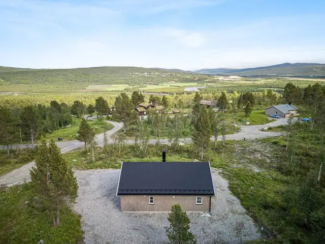 Meget pen nyoppført fritidsbolig med moderne uttrykk, flott utsikt, 2 soverom, stor hems etc — bilde 4