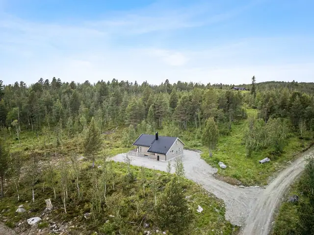 Meget pen nyoppført fritidsbolig med moderne uttrykk, flott utsikt, 2 soverom, stor hems etc — bilde 7