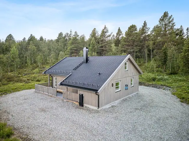Meget pen nyoppført fritidsbolig med moderne uttrykk, flott utsikt, 2 soverom, stor hems etc — bilde 9