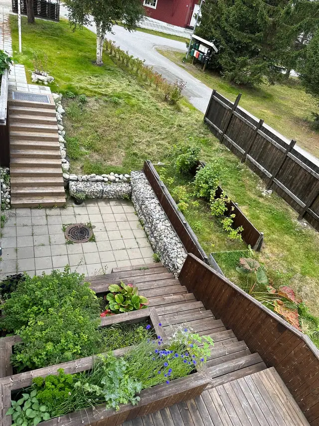 Innholdsrikt høykvalitetshus i populært område, Røros Sentrum. 3 stuer. 6 store soverom. 3 bad. Sentral beliggenhet. — bilde 5