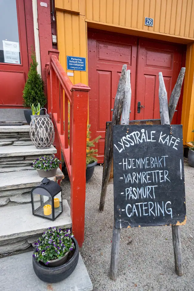 Flott & sentral næringseiendom med mulighet for bolig i øvre etasjer i hjertet av Røros Sentrum. Profilert beliggenhet. — bilde 12