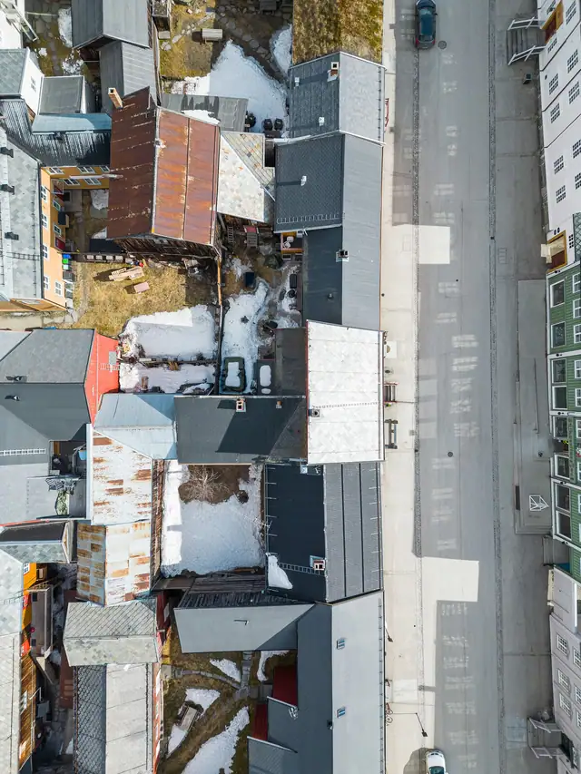 Flott & sentral næringseiendom med mulighet for bolig i øvre etasjer i hjertet av Røros Sentrum. Profilert beliggenhet. — bilde 9