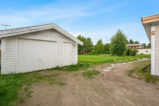 Sentralt beliggende enebolig i Røros sentrum, Øra. Kraftig oppgradert. 5 sov. Stor tomt. — bilde 4