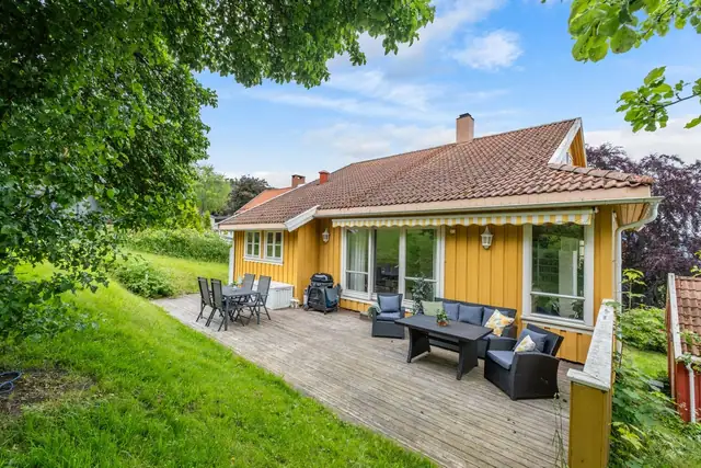 Den store hagen gir mange bruksmuligheter.