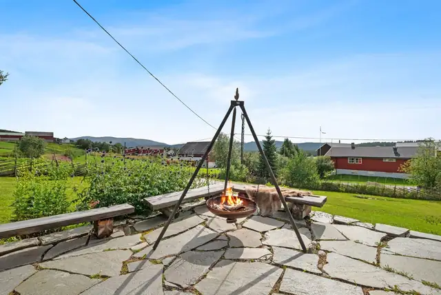 Særegen & pen eiendom med flott beliggenhet. Ingen boplikt! Herlige sol- & utsiktsforhold. — bilde 4
