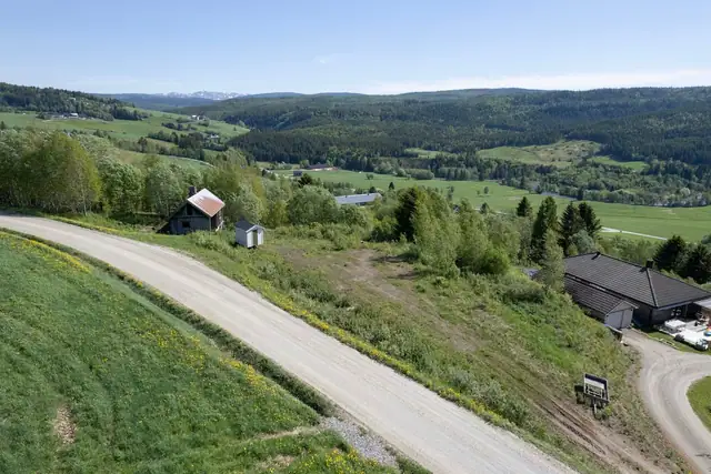 Stor boligtomt med fantastisk utsikt og svært gode solforhold | Vei/vann/strøm lagt like ved tomtegrense — bilde 12