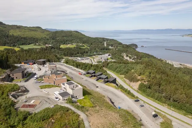 Eneboligtomter fra 334 til 759 kvadratmeter. Her kan du skape ditt drømmehjem, med panoramautsikt over Trondheimsfjorden og gode solforhold.