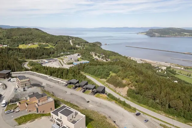 Det er også kort vei til Trondheim lufthavn Værnes samt Stjørdal sentrum.
