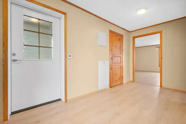 Central 3-room flat in Tolga centre. Good sun. Walking distance to everyday amenities & public transport. — image 9