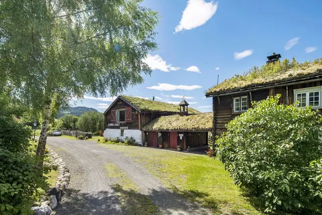 Historiske "gammeltunet hanshus" bestående av åtte tømmerbygninger - Fredet nasjonalt kulturminne — bilde 6