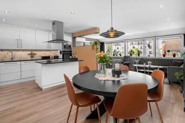 Velkommen til Øvre Møllenberg gate 71 a - stor 4-roms terrasseleilighet på hele 122m2 BRA - påkostet og oppgradert fra 2023/2011