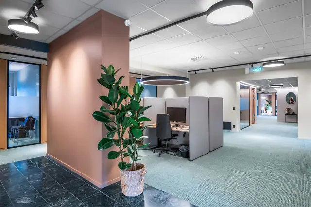 1. etg. Nidaros Sparebank - åpent kontorlandskap