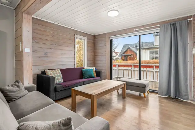 Boligen er betydelig oppgradert i 2021, og standarden er temmelig lik i huset for øvrig.