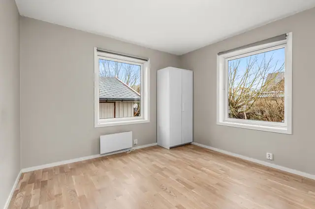 Eksempel på soverom i 1 etasje. Det er totalt 15 soverom i huset.