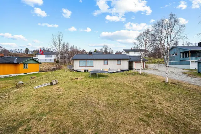 Detached house in an attractive, family-friendly area. Close to outdoor recreation areas. Walking distance to the centre — image 3