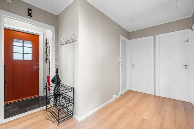 Detached house in an attractive, family-friendly area. Close to outdoor recreation areas. Walking distance to the centre — image 8
