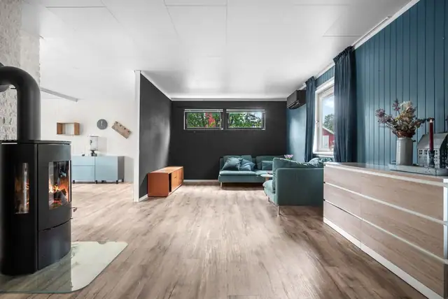 Enebolig med sentral og attraktiv beliggenhet på Glåmos. Nytt bad fra 2020. Romslig tomt. — bilde 12