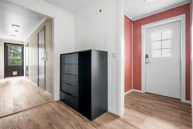 Enebolig med sentral og attraktiv beliggenhet på Glåmos. Nytt bad fra 2020. Romslig tomt. — bilde 9