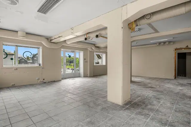 Stor næringsseksjon på ca 152 kvm BRA i 1. Etasje i Melhus Sentrum - Parkering - Stort potensial — bilde 11