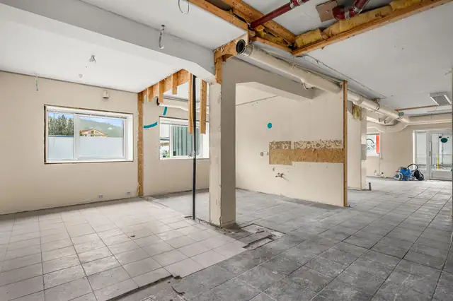 Stor næringsseksjon på ca 152 kvm BRA i 1. Etasje i Melhus Sentrum - Parkering - Stort potensial — bilde 9