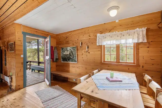 Cabin with mains electricity & secluded setting - Large 30 m² veranda - Short distance to fishing, hunting & walks — image 12