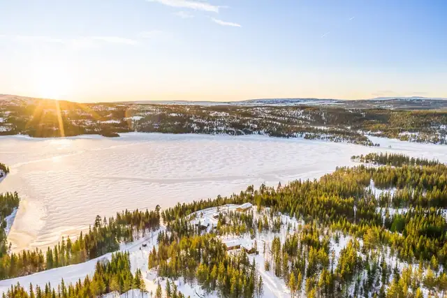 4 lovely sunny cabin plots by beautiful Østrungen - Road, water and power possible - Beautiful views - Good sun — image 4