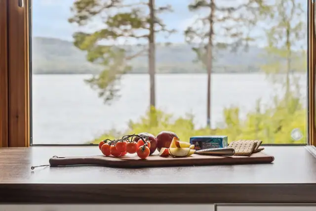 Nydelig utsikt fra kjøkkenet.