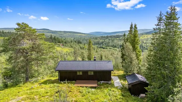 Frittliggende og sjarmerende hytte - Gode sol og utsiktsforhold - Flott turterreng i alle retninger — bilde 3