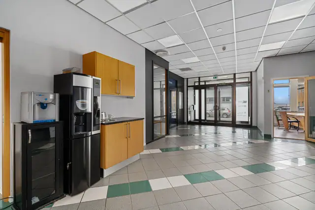 Stort kontorbygg midt i Brekstad sentrum - God profilering - Mye potensiale! — bilde 6
