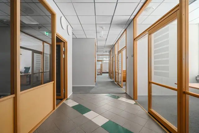 Stort kontorbygg midt i Brekstad sentrum - God profilering - Mye potensiale! — bilde 9