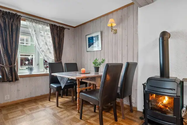 Innholdsrik og sjarmerende tomannsbolig meget sentralt på Røros. Eiendommen må sees! — bilde 8