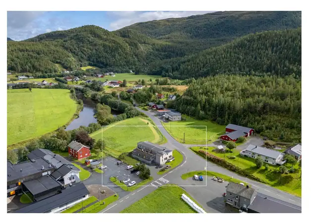 Beliggende midt i hjerte av Sørfjorden.