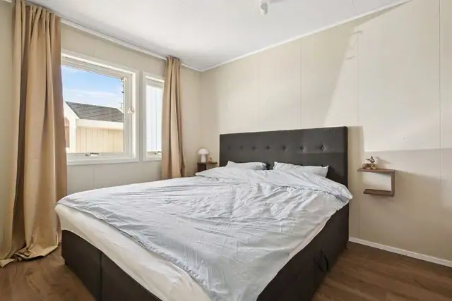 Hovedsoverommet er av god størrelse og måler gode 11 kvadratmeter.