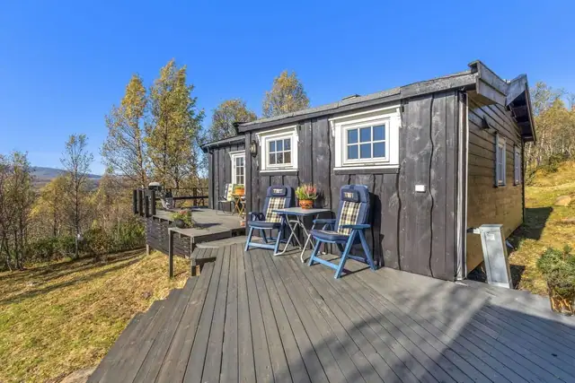 Gode solforhold på eiendommen, med sol fra morgen til kveld.