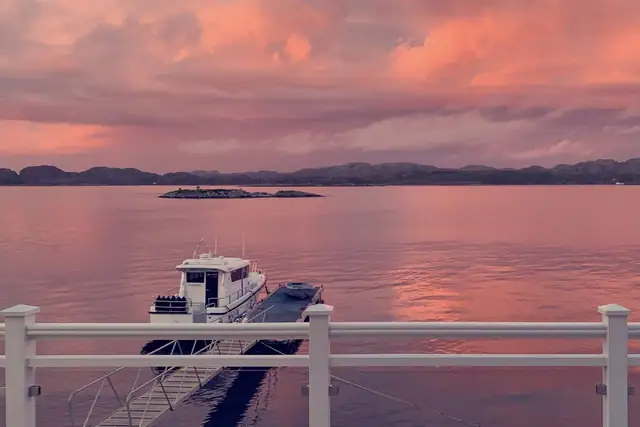 Idyllisk helårs hytte med strandlinje & privat brygge - Selges fult møblert| 2,2 mål tomt| 3 soverom| 63 kvm terrasse — bilde 6