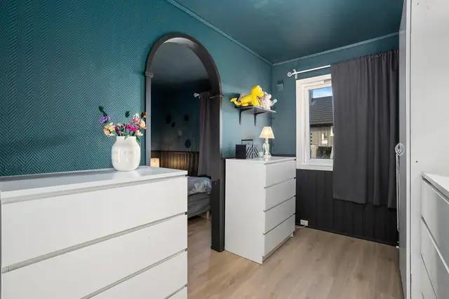 walk-in-closet ved hovedsoverom