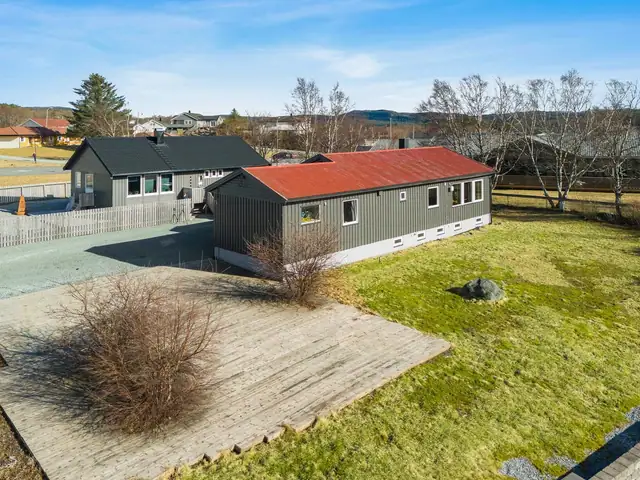 Stor tomt med masse potensiale og muligheter
