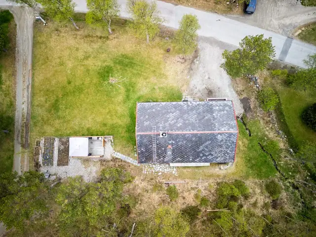 Versatile detached house in need of refurbishment. Bedsit. Large 1.3 mål plot in a sought-after location in Vola. — image 3