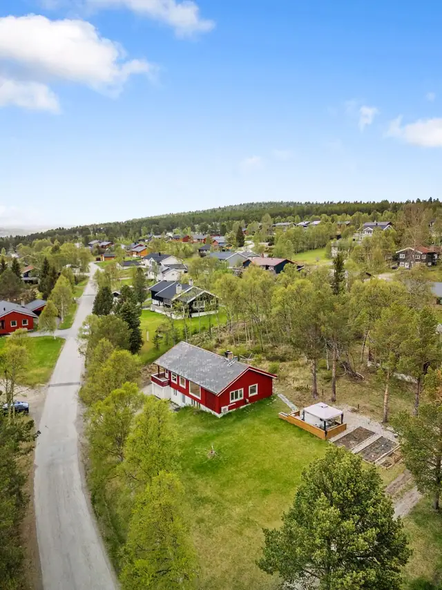 Versatile detached house in need of refurbishment. Bedsit. Large 1.3 mål plot in a sought-after location in Vola. — image 4