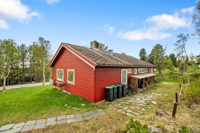 Versatile detached house in need of refurbishment. Bedsit. Large 1.3 mål plot in a sought-after location in Vola. — image 7