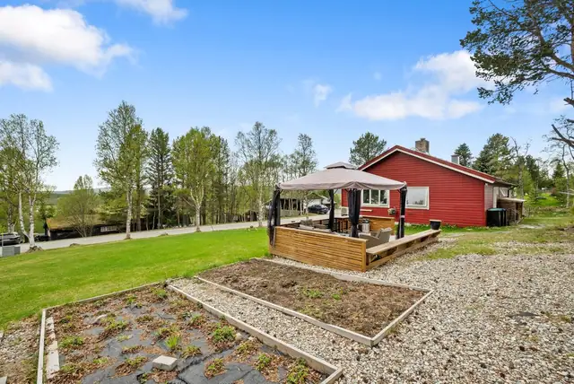 Versatile detached house in need of refurbishment. Bedsit. Large 1.3 mål plot in a sought-after location in Vola. — image 8