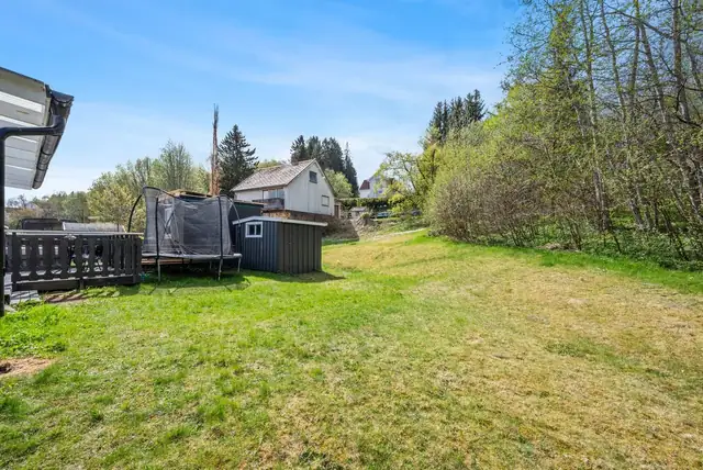 Lys og fint rekkehus beliggende i familievennlig boligområde - 3 soverom og 2 stuer! Gode solforhold og garasjeplass — bilde 7