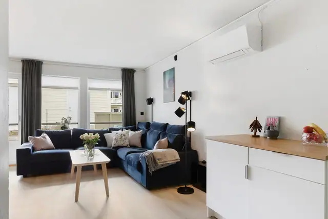 Lys og fleksibel 3-roms med mulig hybeldel – 2 bad, terrasse og carport med elbillader — bilde 10