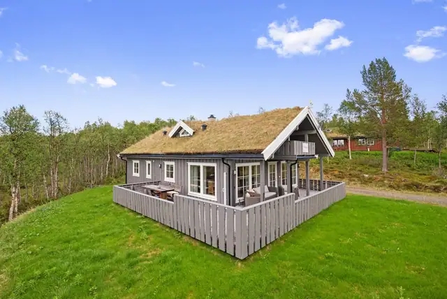 Welcome to Malenaveien 20, an attractive cabin in a sought-after spot at Hånesåsen, approx. 4.5 km from Røros centre. — image 4