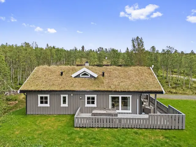 Welcome to Malenaveien 20, an attractive cabin in a sought-after spot at Hånesåsen, approx. 4.5 km from Røros centre. — image 6