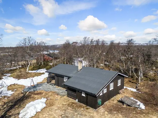 Koselig hytte med 3 sov, i vakre & naturskjønne omgivelser. Flott helårs turterreng. — bilde 9