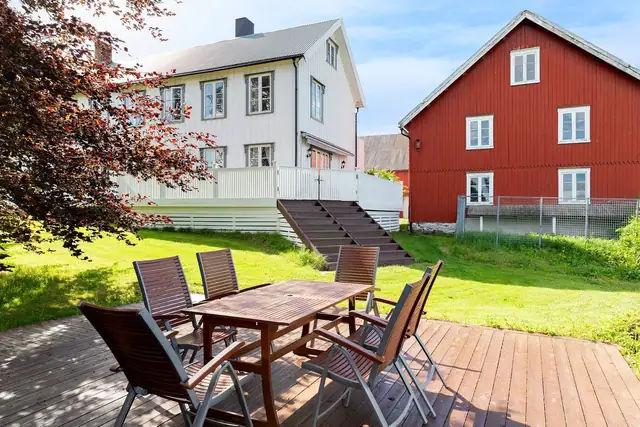 Sjelden mulighet i Selbu! Idyllisk gårdstun i sentrum med stor tomt og fantastiske sol- og utsiktsforhold |Mye potensial — bilde 11
