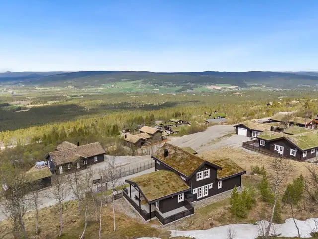 Eksklusiv familiehytte med alle fasiliteter i vakre og naturskjønne omgivelser. Fantastiske utsikts- & solforhold. — bilde 4
