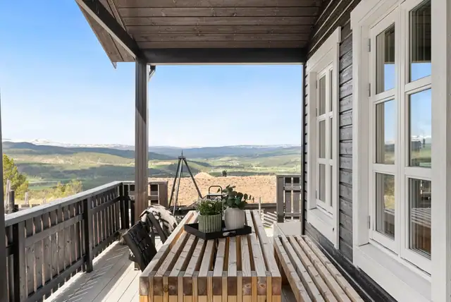 Eksklusiv familiehytte med alle fasiliteter i vakre og naturskjønne omgivelser. Fantastiske utsikts- & solforhold. — bilde 8